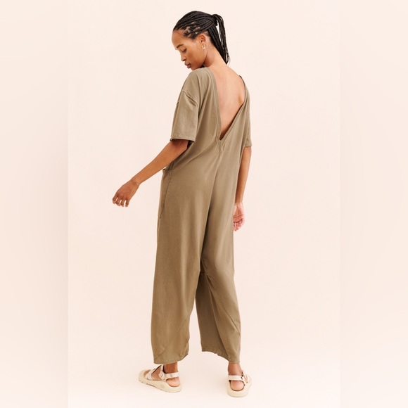 FREE PEOPLE MOVEMENT HOT SHOT TEE ONESIE JUMPSUIT - Picture 11 of 13